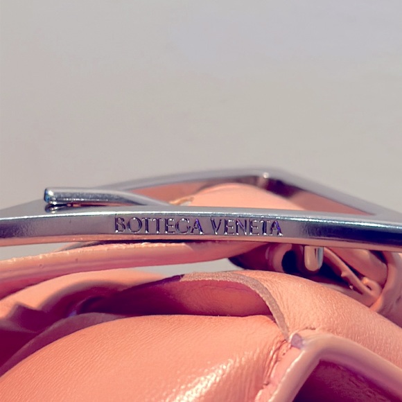 Bottega Venetta Peach Cassandra Cassette Weave Crossbody Leather Handbag - Picture 10 of 13